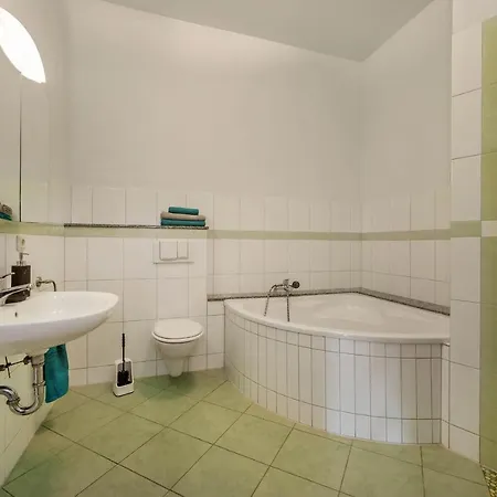 Apartment Der Schlosshof Pudagla