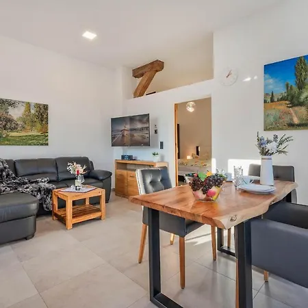 Der Schlosshof Apartment Pudagla