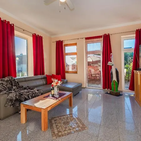 Der Schlosshof Apartment Pudagla