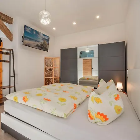 Der Schlosshof Pudagla